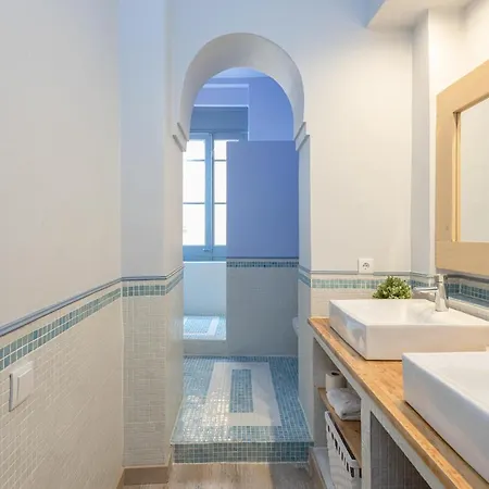 דירה Luxurious-historical With Terrace ברצלונה