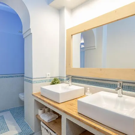 דירה Luxurious-historical With Terrace ברצלונה