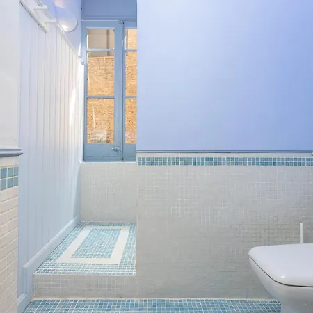 Luxurious-historical With Terrace ברצלונה