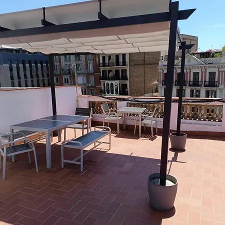 Luxurious-historical With Terrace דירה *