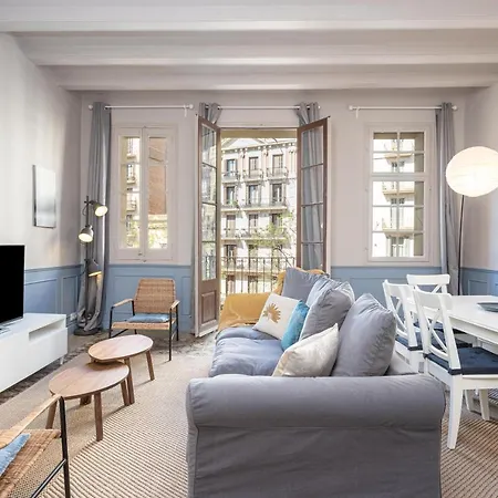 Luxurious-historical With Terrace דירה *